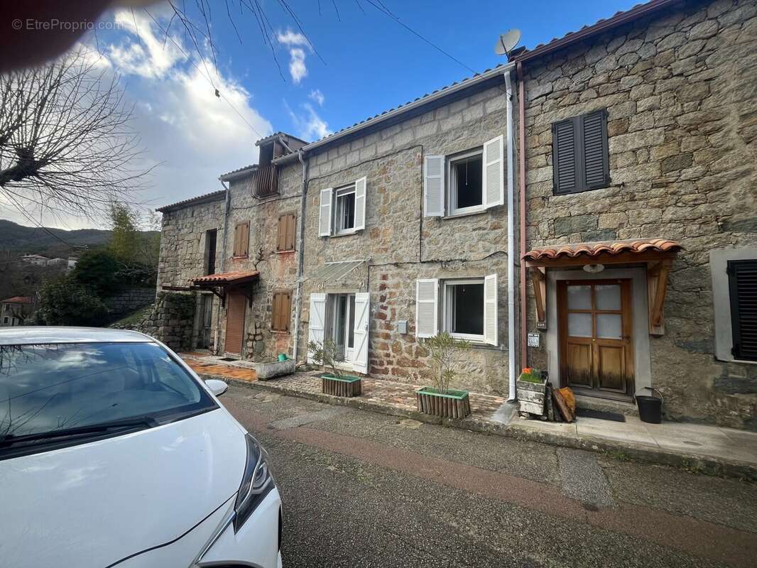 Maison à QUASQUARA