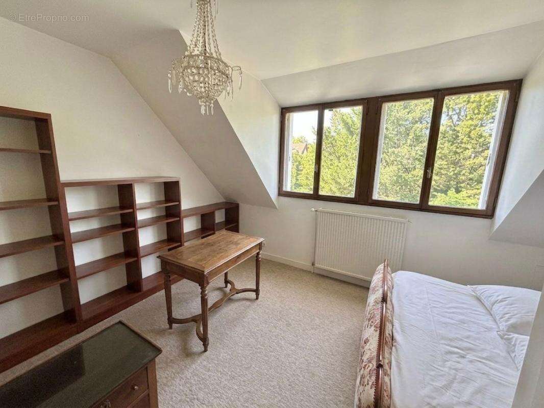 Maison Individuelle - Un jardin sans vis-à-vis, bordé par la rivière, dans un écrin de verdure - photo 12
