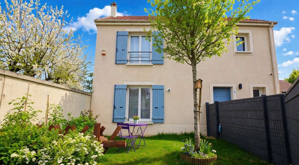 Maison à MEZIERES-SUR-SEINE