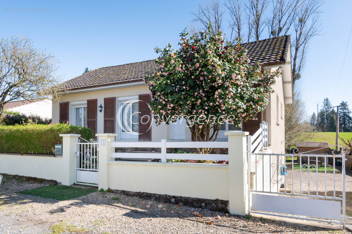 Maison à LA MEYZE