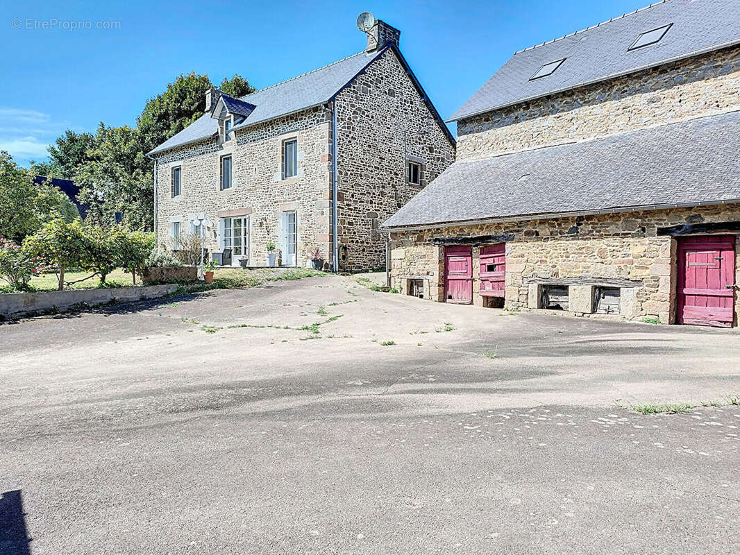 Maison à NOYAL-SOUS-BAZOUGES