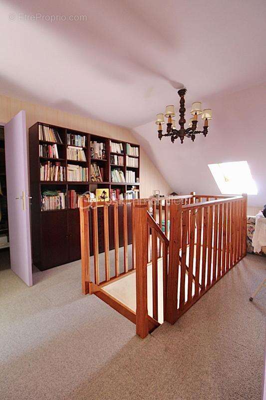 Maison à VILLENEUVE-SUR-YONNE