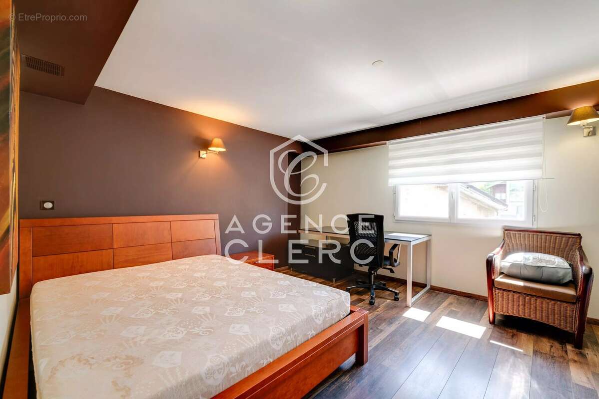 Appartement à ALLONZIER-LA-CAILLE