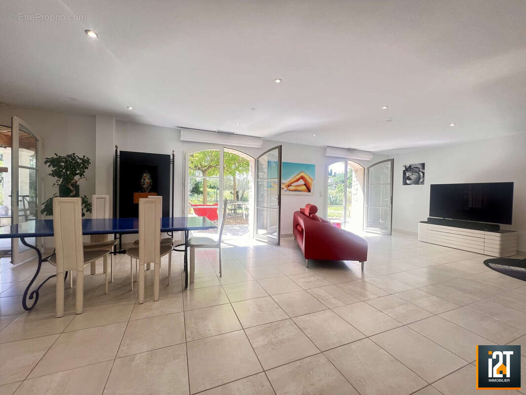 Maison à GARRIGUES-SAINTE-EULALIE