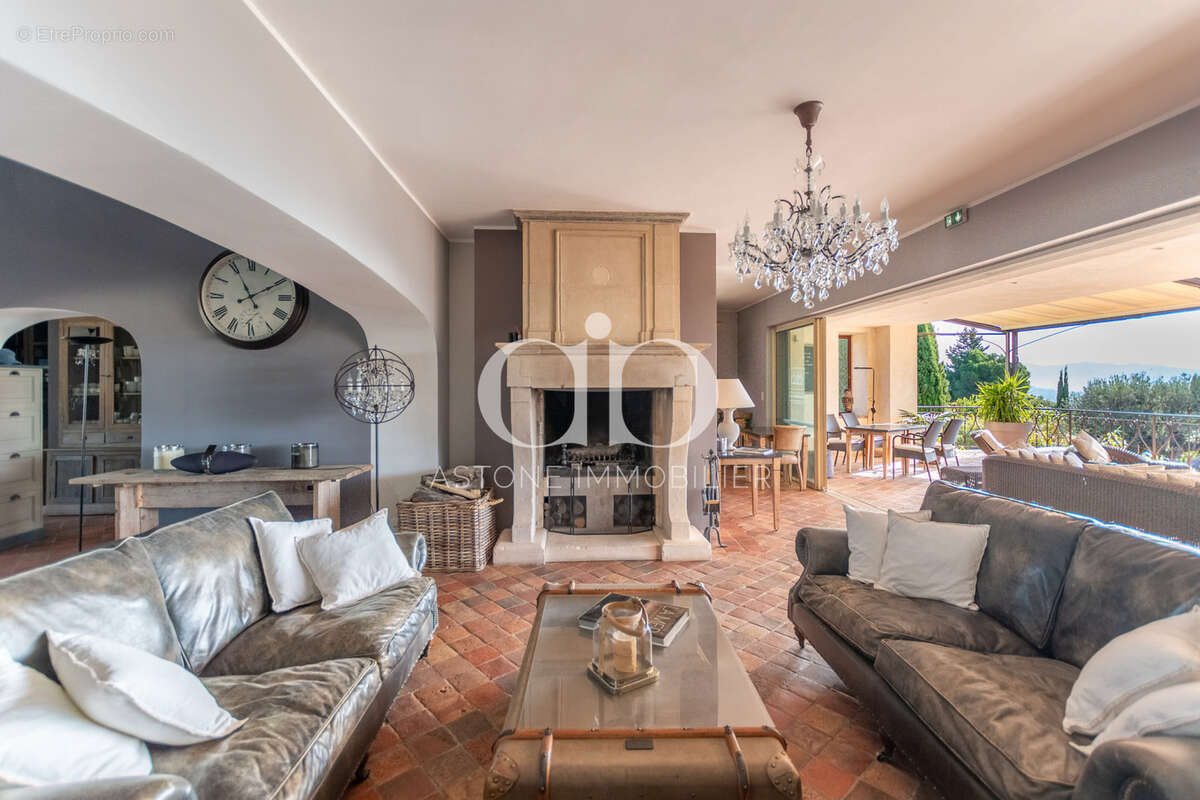 Maison à LA CADIERE-D'AZUR