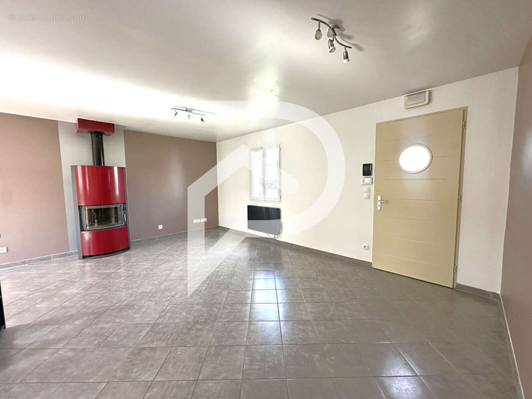 Maison à LA CHAUSSEE-D&#039;IVRY