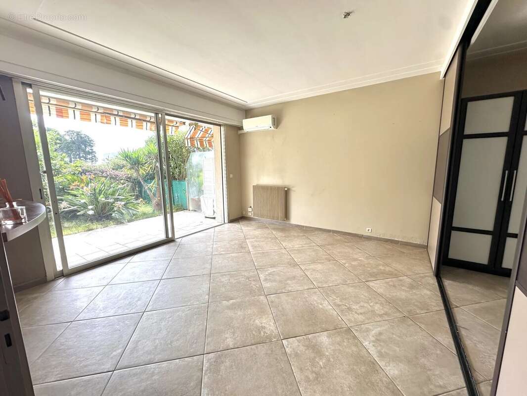Nice corniche fleurie studio 42m² + jardin 35m²+ cave - photo 6