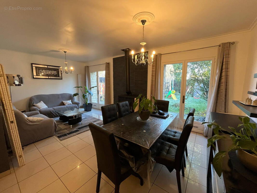 Maison à TREMBLAY-EN-FRANCE