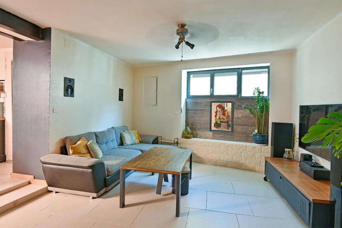 Maison de 5 pièces de 114 m² à Redessan - photo 3