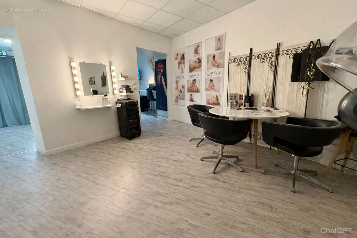 Commerce à LE COTEAU