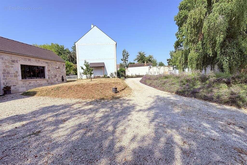 Mere - montfort - neauphle 78490 maison + studio 200 m² 3/4 chb jardin 2500 m² studio garage - photo 14