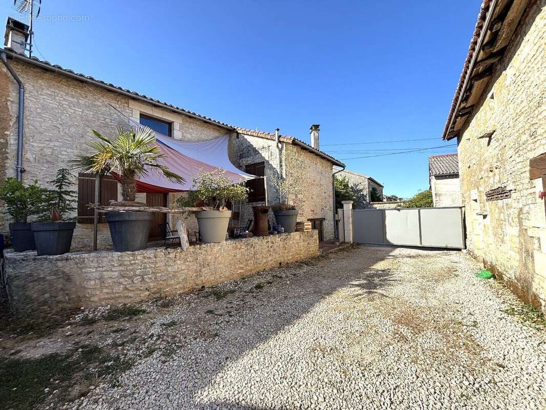 Maison à VENTOUSE