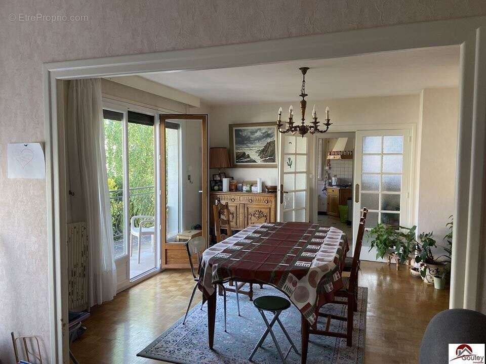 Maison 195 m² à Riorges  - photo 6