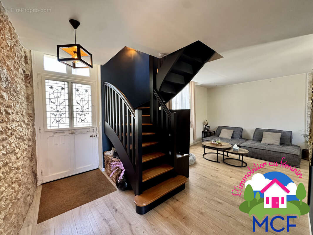 Maison 65 m² à Longnes  - photo 3