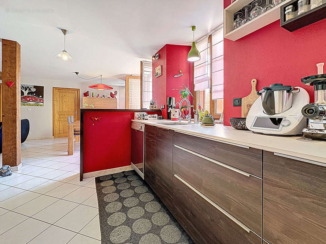 Appartement à LA ROCHE-SUR-FORON