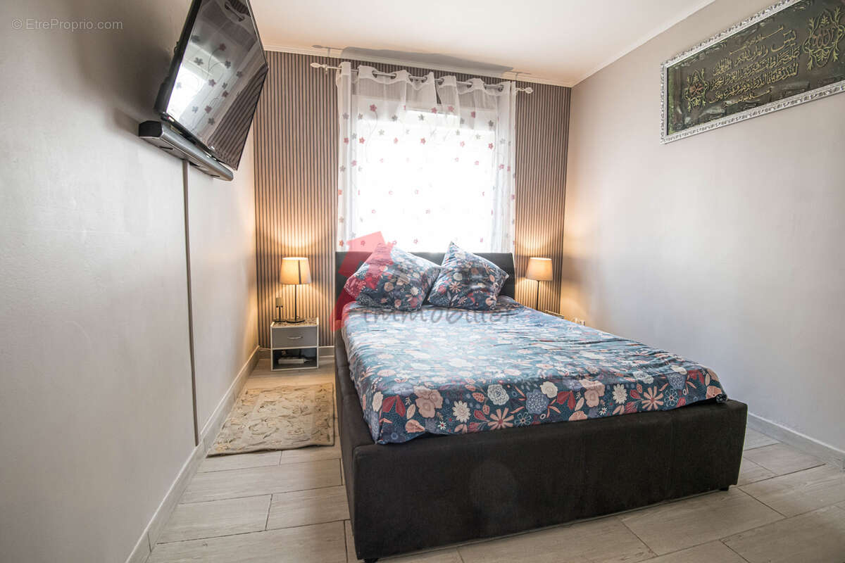 Appartement à COURCOURONNES