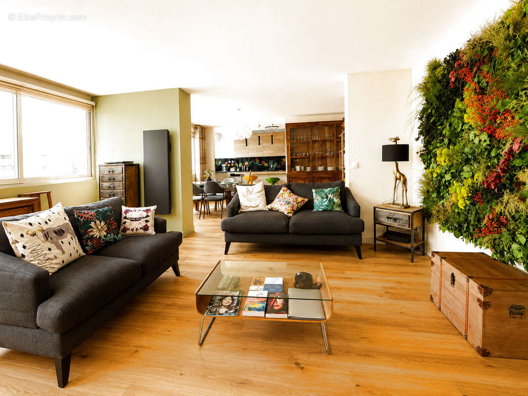 Appartement à COURBEVOIE