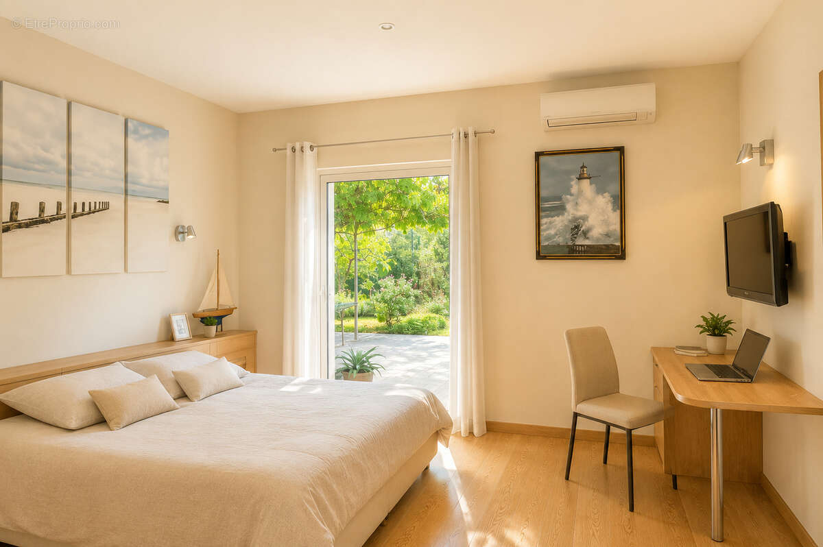 A vendre villa vue mer avec 3 chambres et piscine a saint aygulf - photo 13