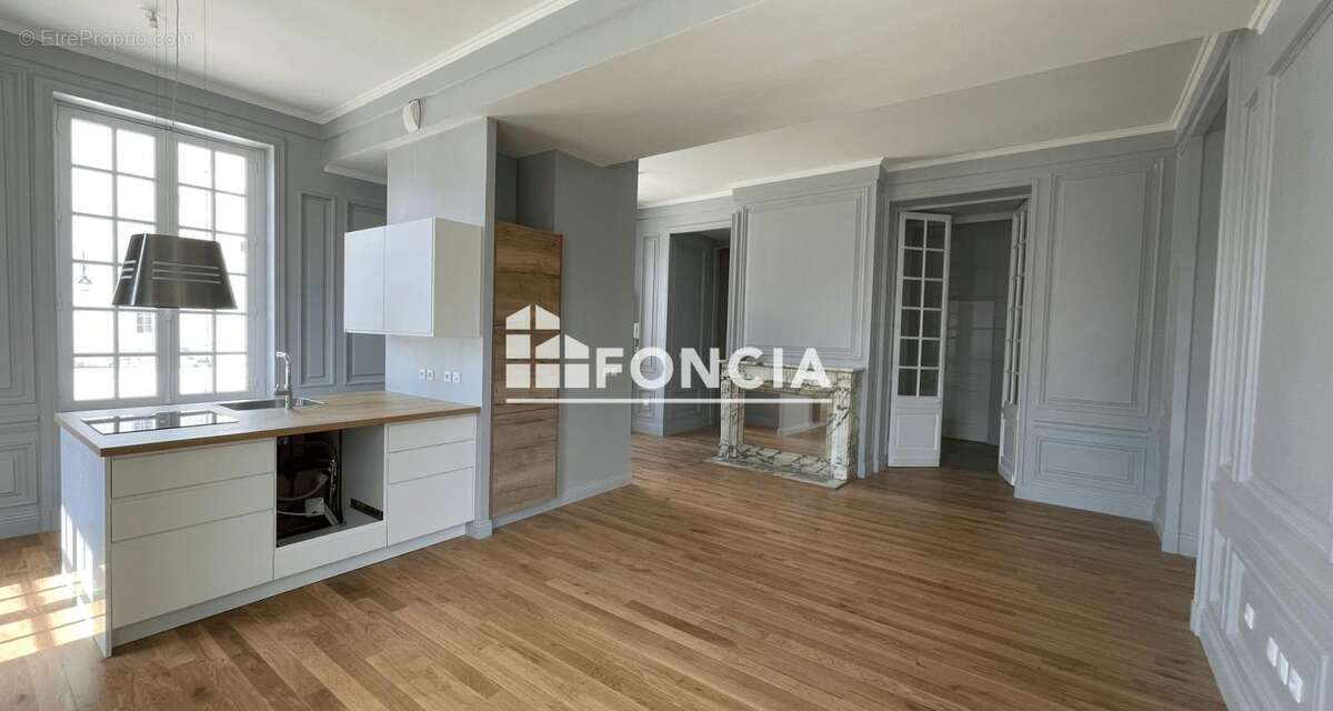 Appartement à MORIGNY-CHAMPIGNY