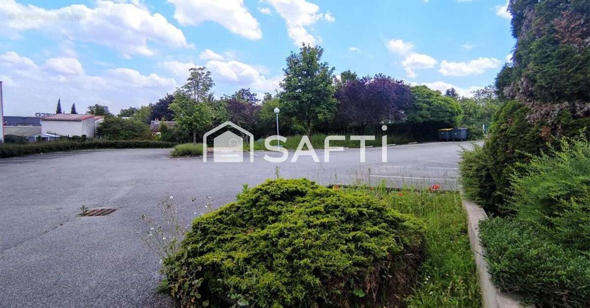 Photo 7 - Commerce à LINAS