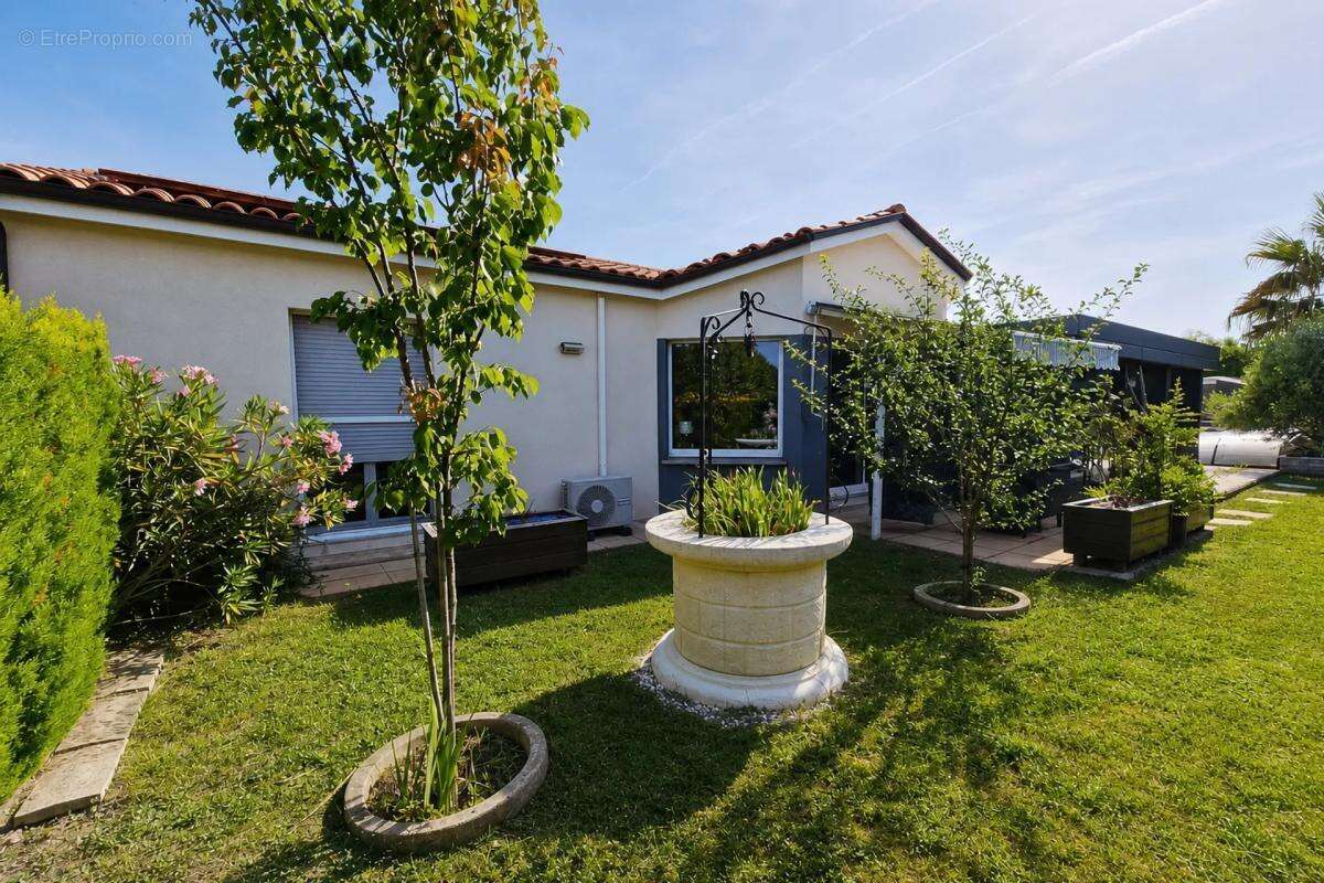Maison à EYRANS