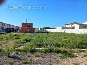 Terrain à GALLARGUES-LE-MONTUEUX