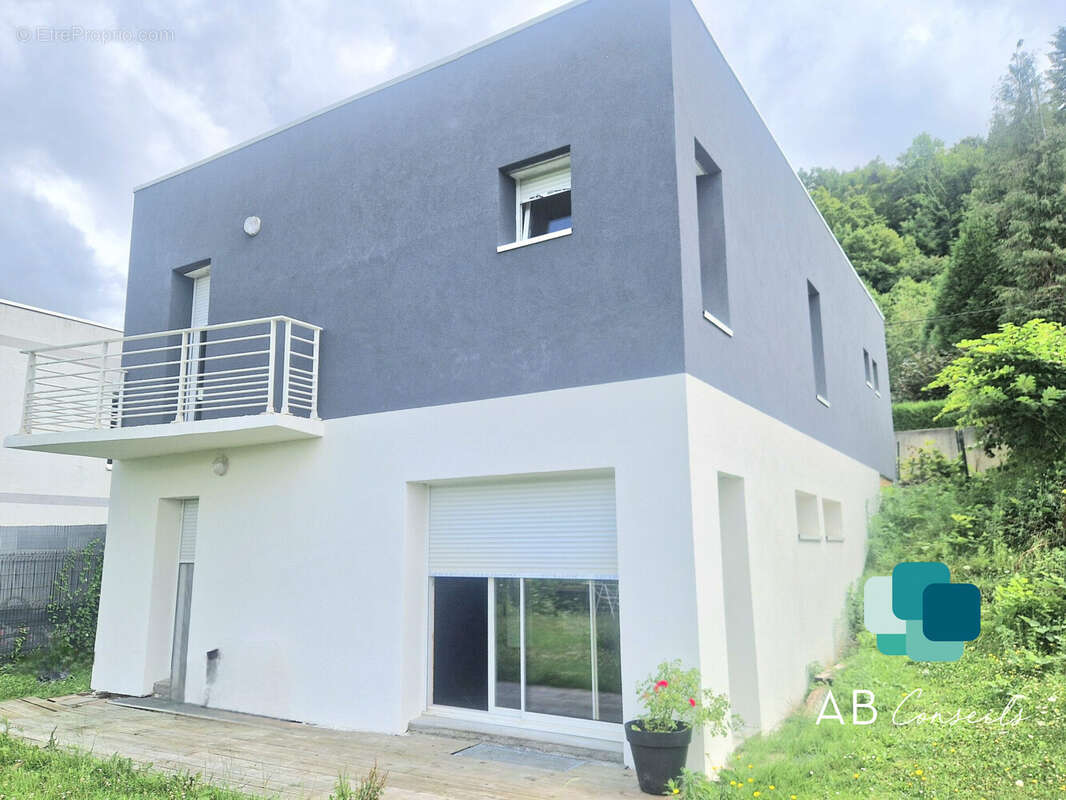 Maison à SAINT-LEGER-DU-BOURG-DENIS