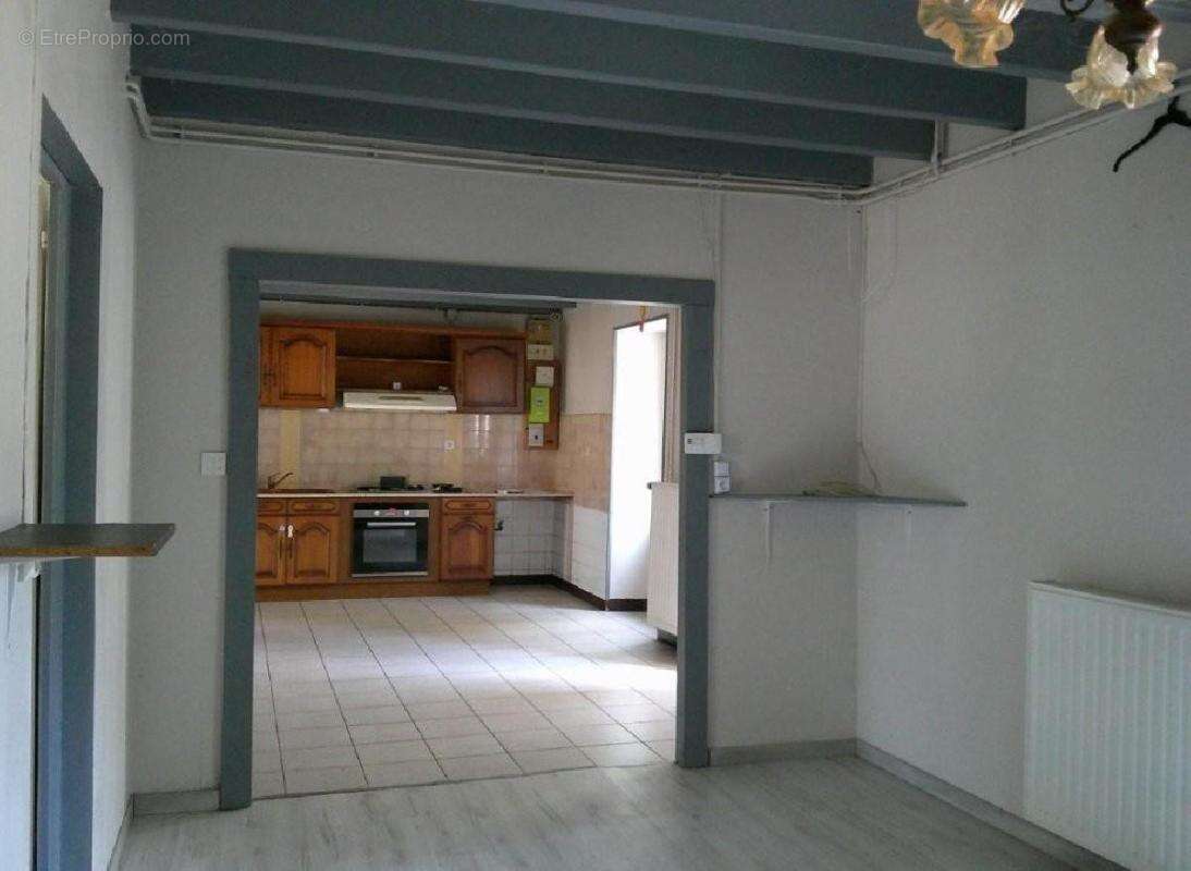 Maison 124 m² à Lezay  - photo 4