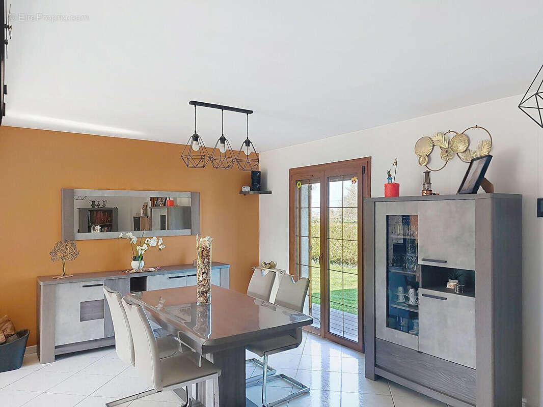 Maison à SALLENELLES