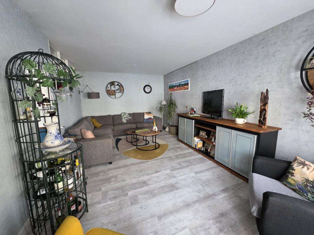 Maison à TOURNON-SAINT-MARTIN