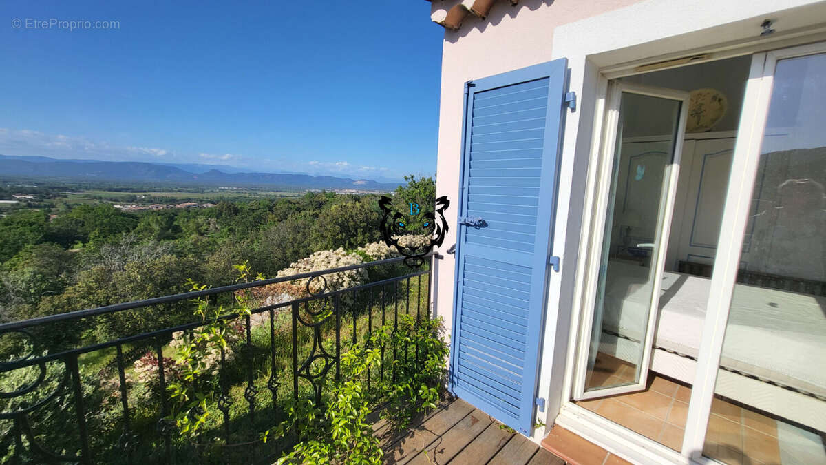 Maison à ROQUEBRUNE-SUR-ARGENS