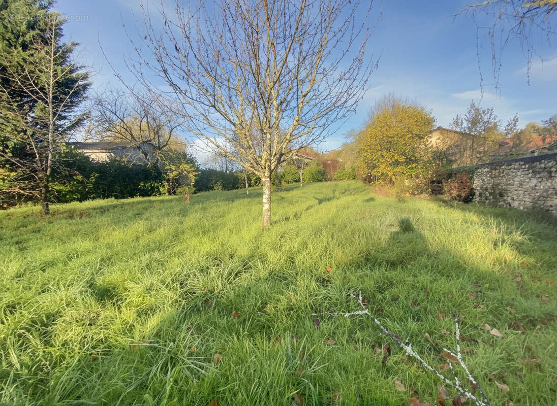 Maison à MANZAC-SUR-VERN