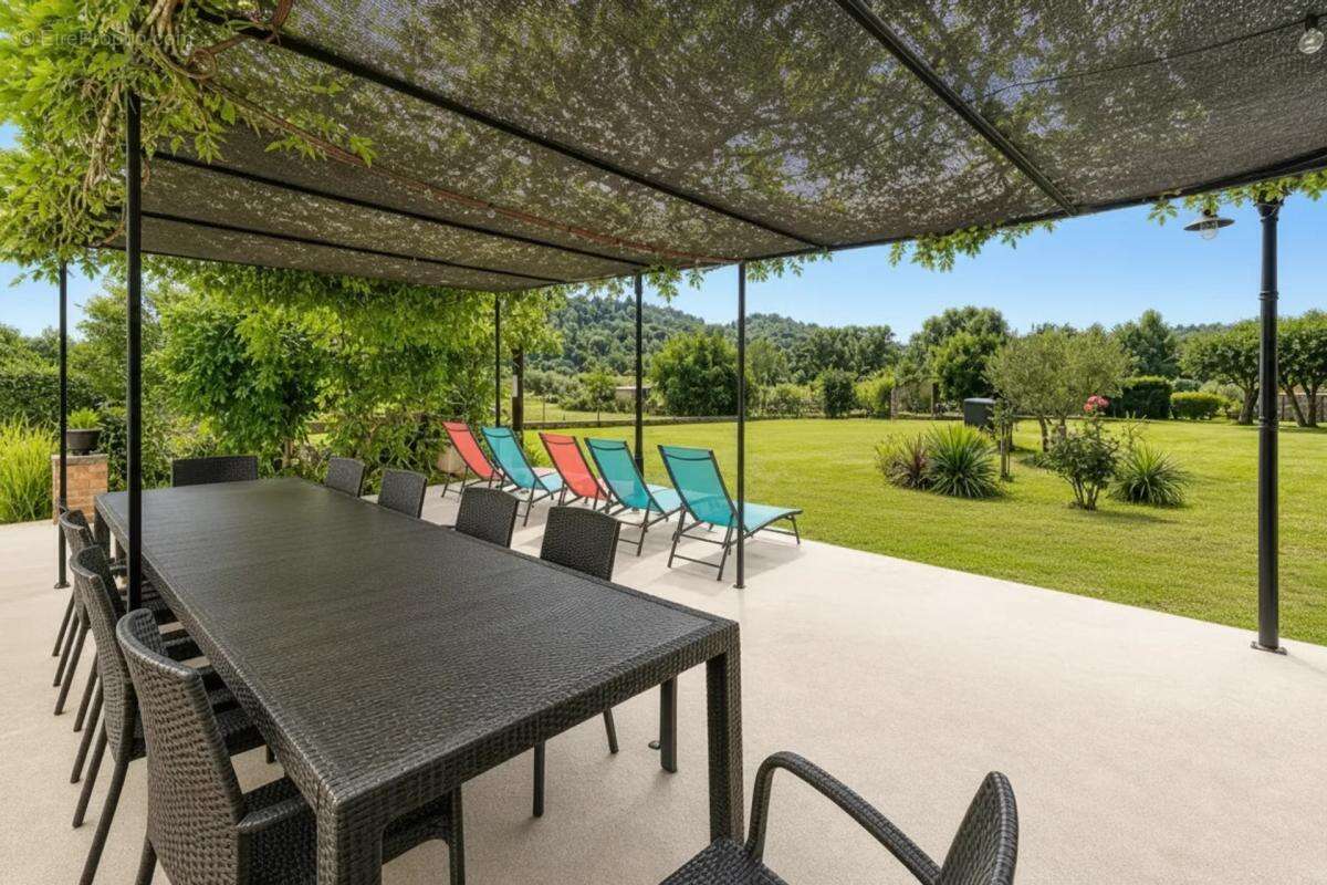 Grande maison familiale de 280 m² avec piscine - photo 8
