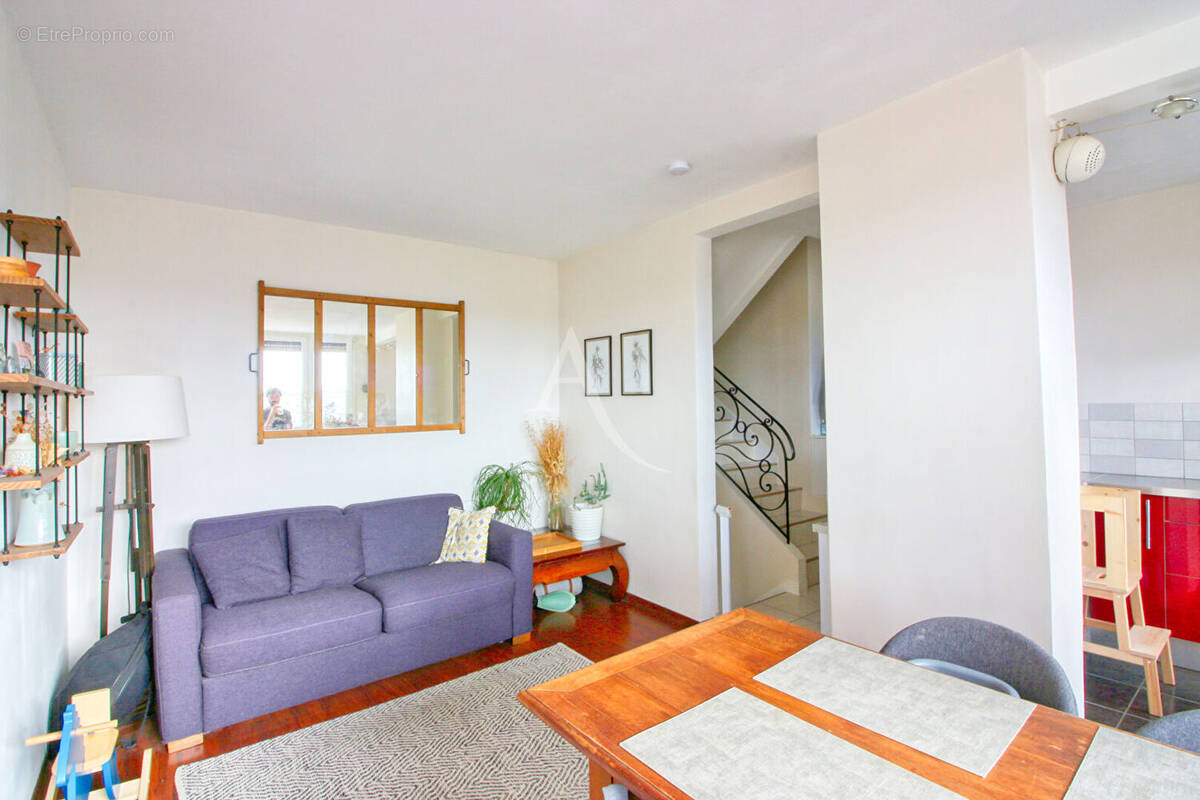 Appartement à FRESNES