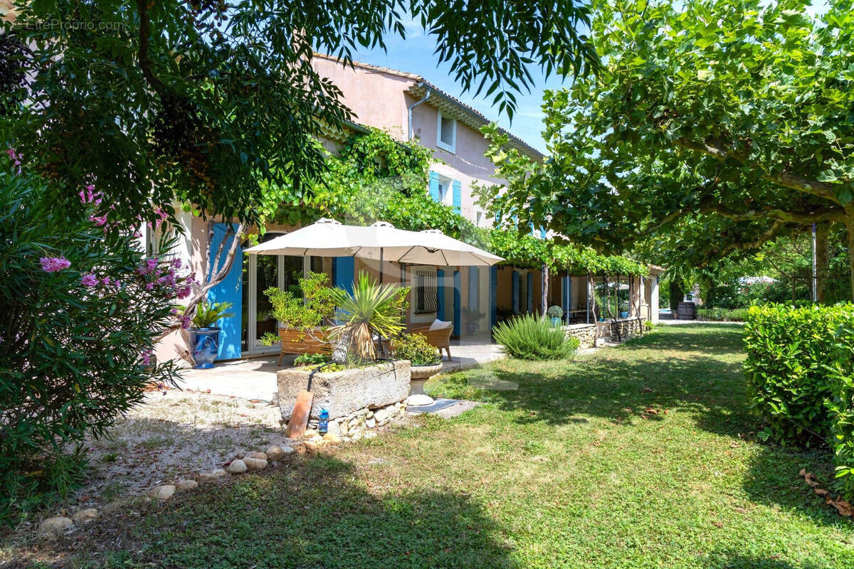 Maison à CADEROUSSE