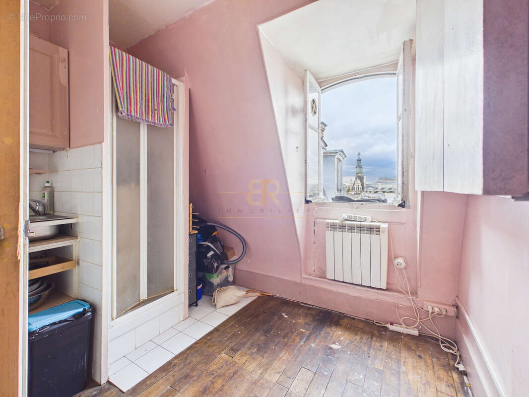 Appartement à PARIS-10E