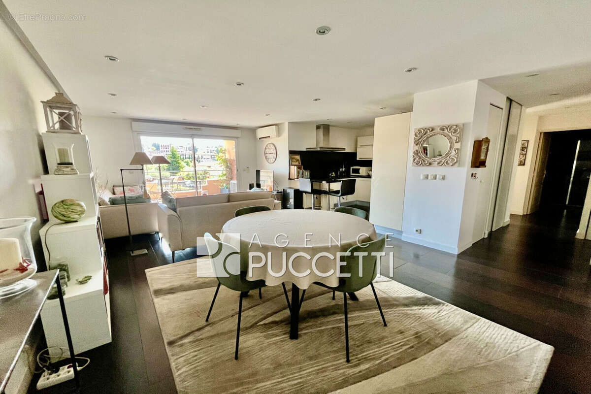 Appartement 74 m² à Vence  - photo 2