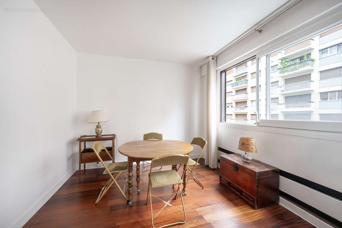 Appartement à PARIS-15E