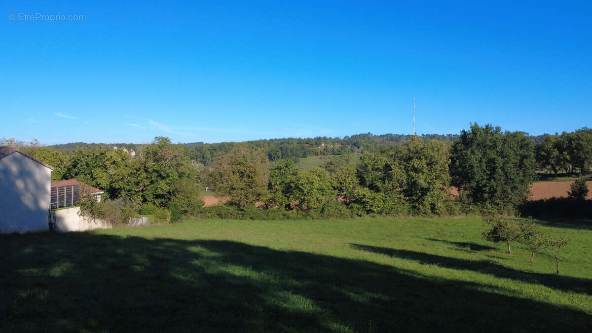 Terrain à COUX-ET-BIGAROQUE