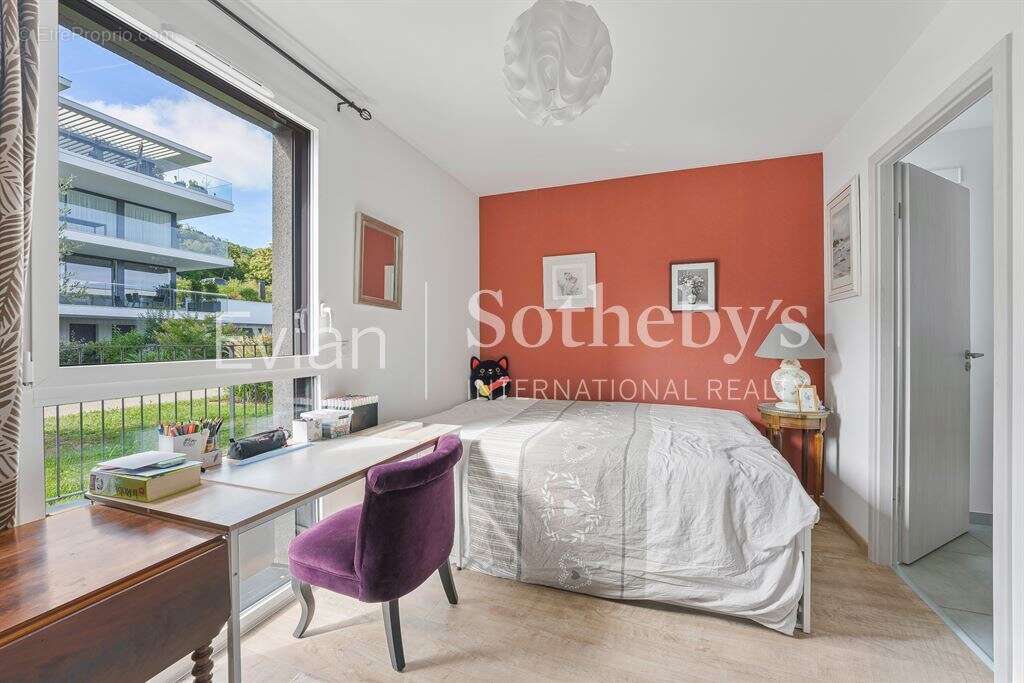 Evian les Bains, T4 dans une résidence très récente avec large balcon vue lac. - photo 14