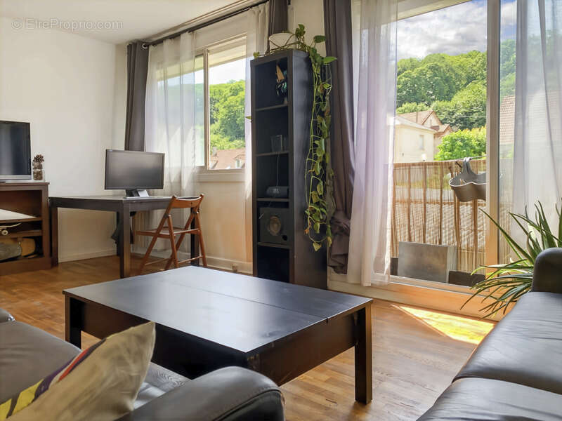 Appartement à SAINT-CYR-L'ECOLE