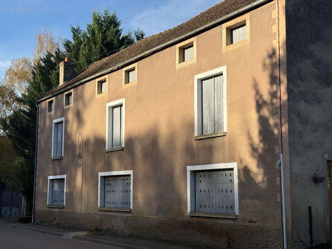 Maison à BEZE