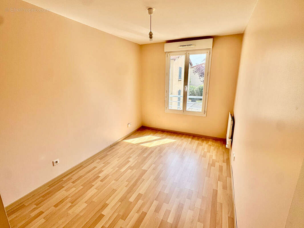 CLERMONT-FERRAND / Secteur La Glacière appartement à vendre T3 avec Garage et Terrasse ! - photo 9