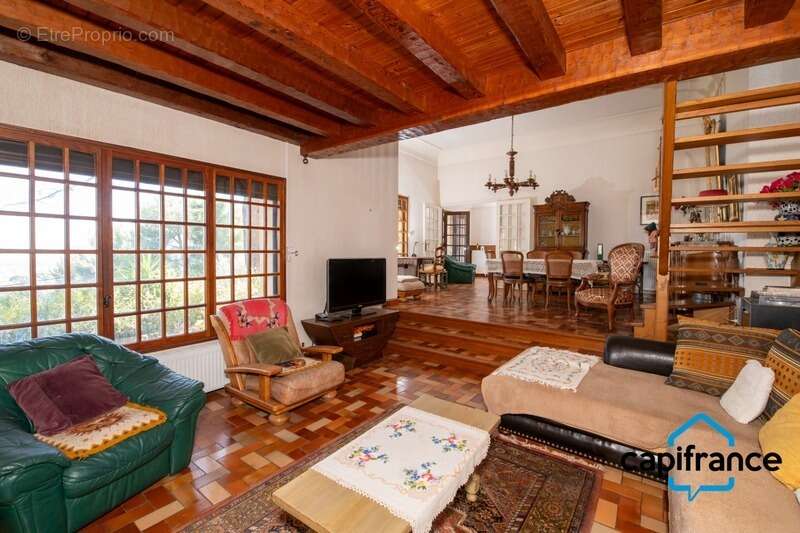 Maison à LA VALETTE-DU-VAR