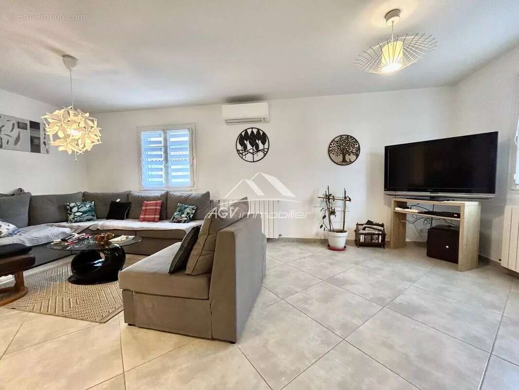 Maison à SAINT-MARTIN-DE-VALGALGUES