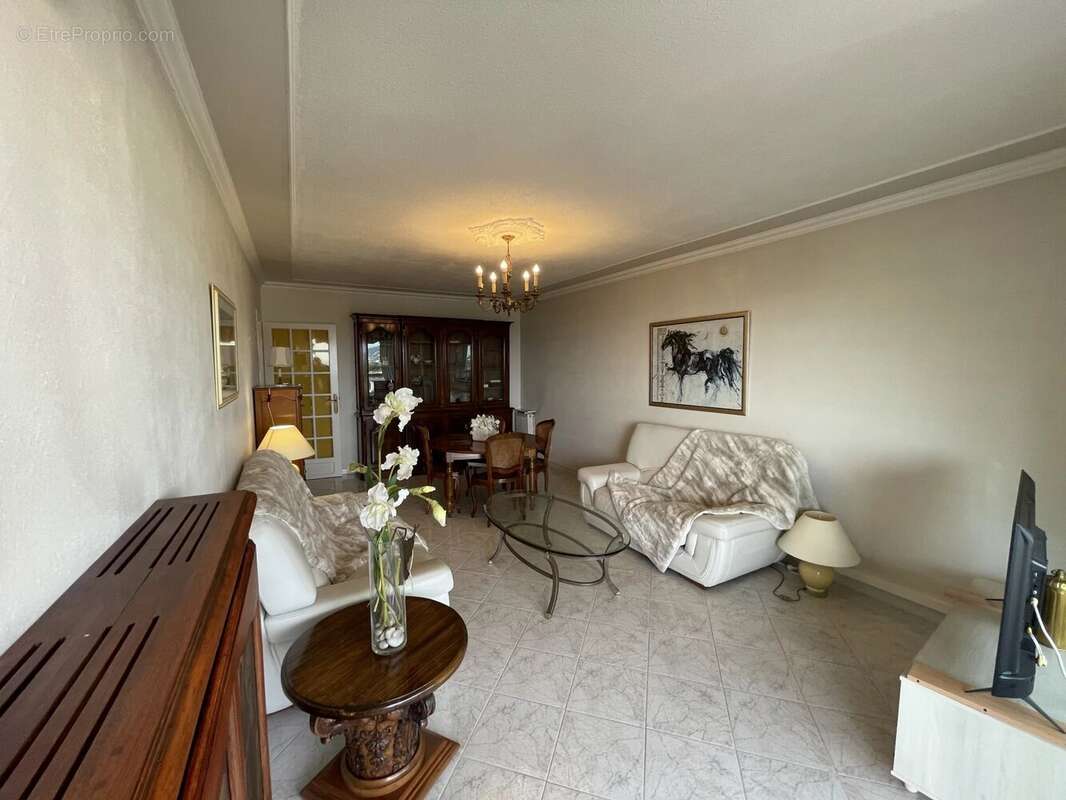 Appartement à MANDELIEU-LA-NAPOULE