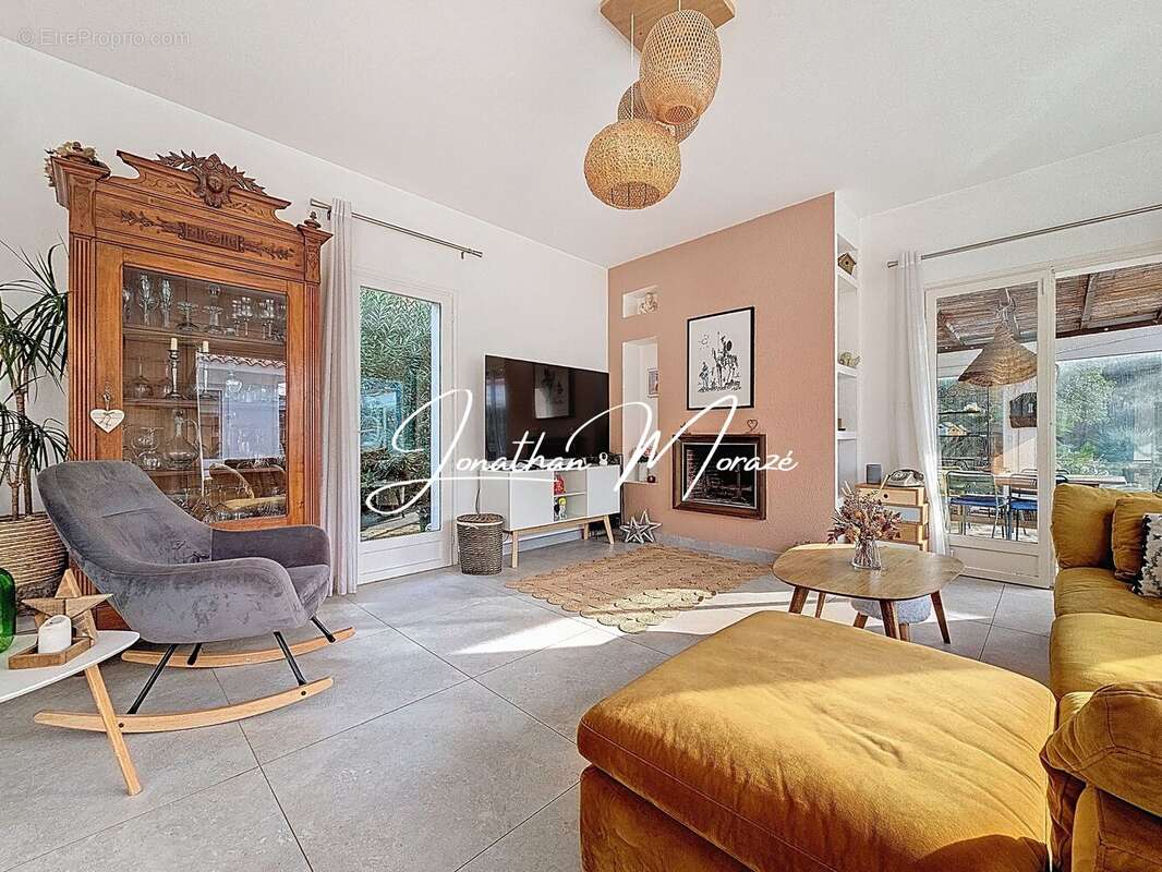 Maison à SAINT-LAURENT-DE-LA-SALANQUE