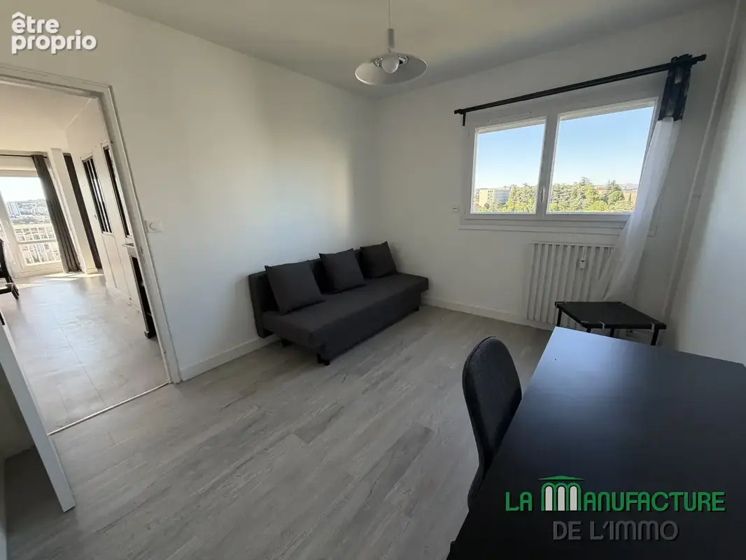 Appartement F4 - 85,37M2 - Balcon - Cave - Parking - Saint-Etienne/ Portail Rouge - photo 14