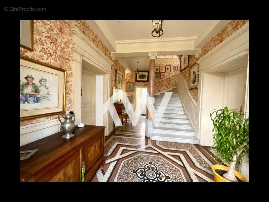 Autre à LA TALAUDIERE