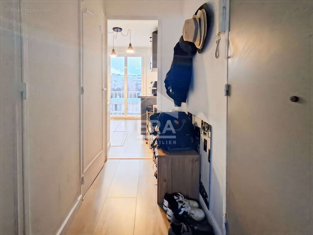 Appartement à MARSEILLE-4E